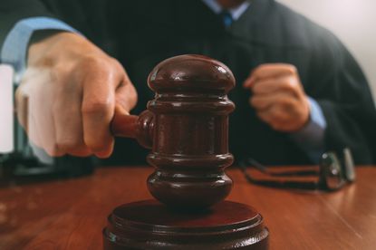 Deciding Out of the Court Settlement